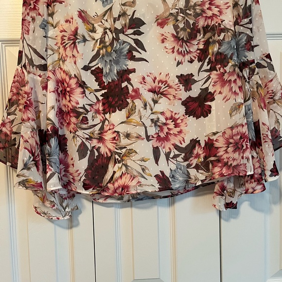 White House Black Market Blouse - Picture 3 of 5